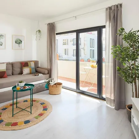 Old Town Apartment *